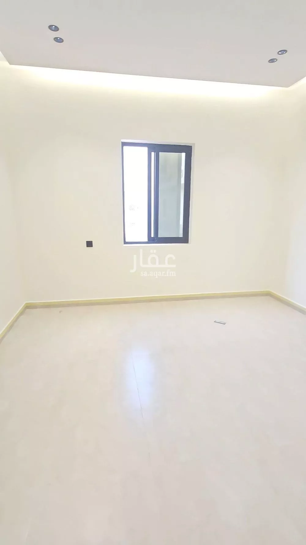 شقة 2 غرف في النزهة 4