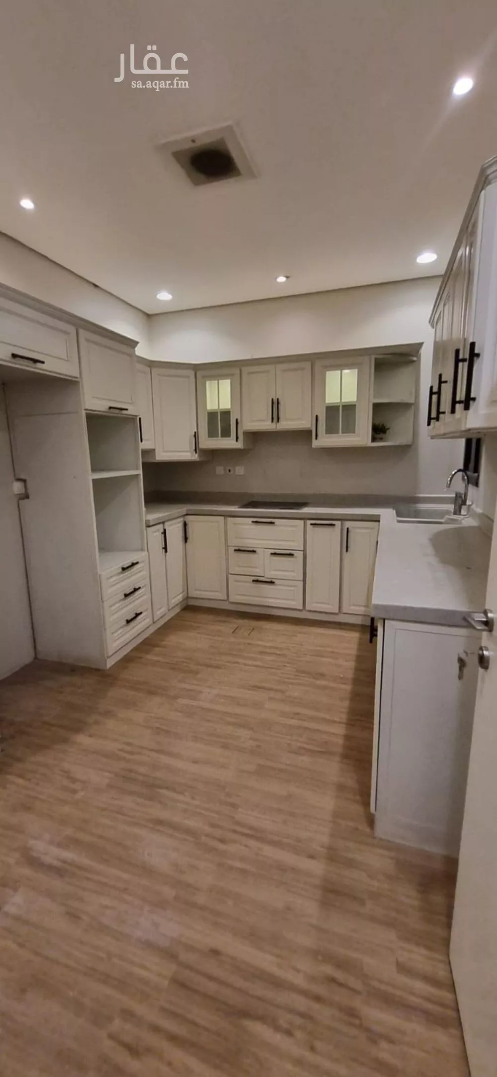 3 bedroom floor in Hittin 5