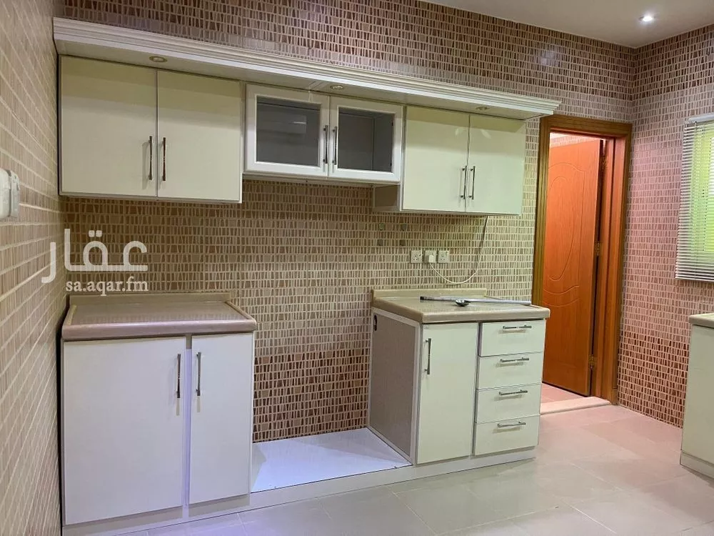 دور 3 غرف في العارض 5