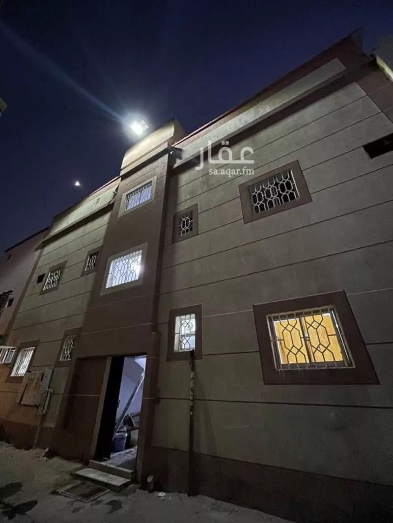 عمارة 239 م² في منفوحة الجديدة 5