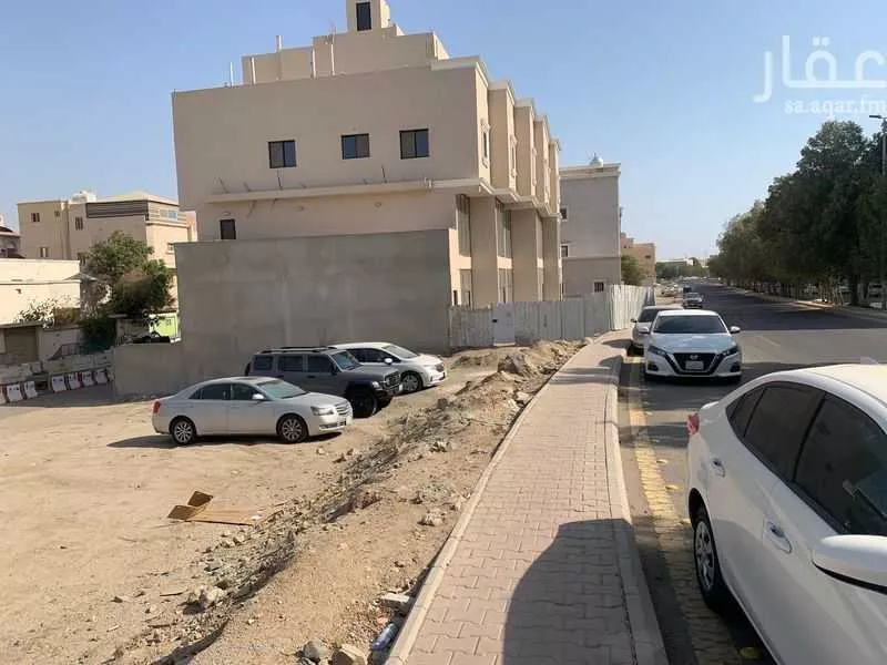 أرض 719 م² في المنتزه 3