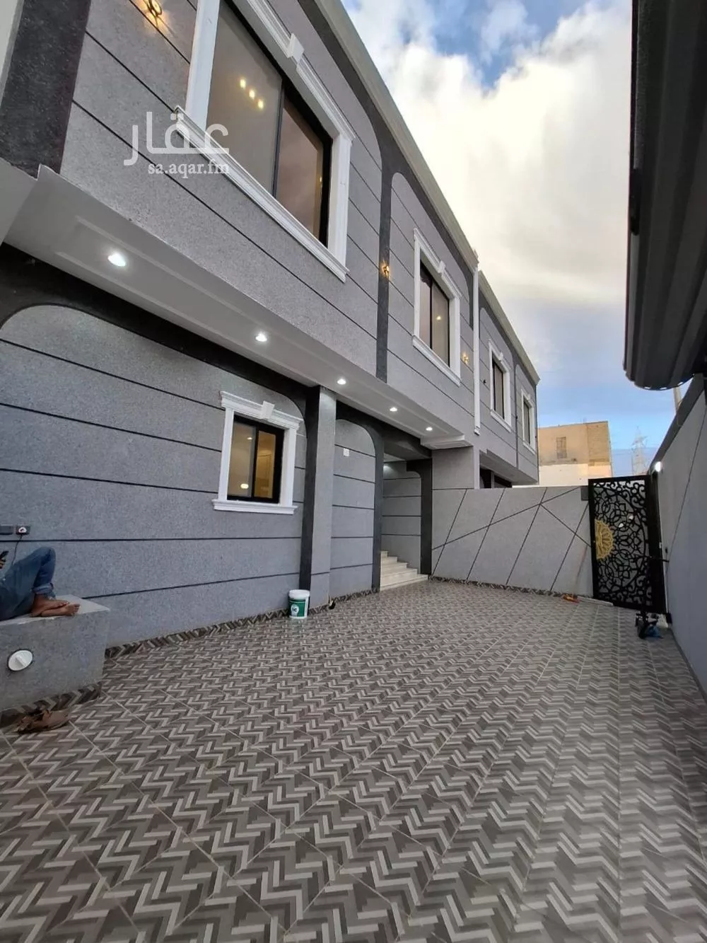 فيلا 9 غرف في الملك فهد 4