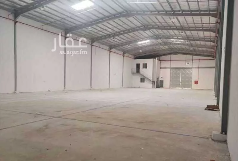مستودع 5160 م² في طيبة 3