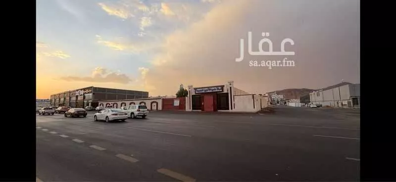 مستودع 3350 م² في الدفاع 3