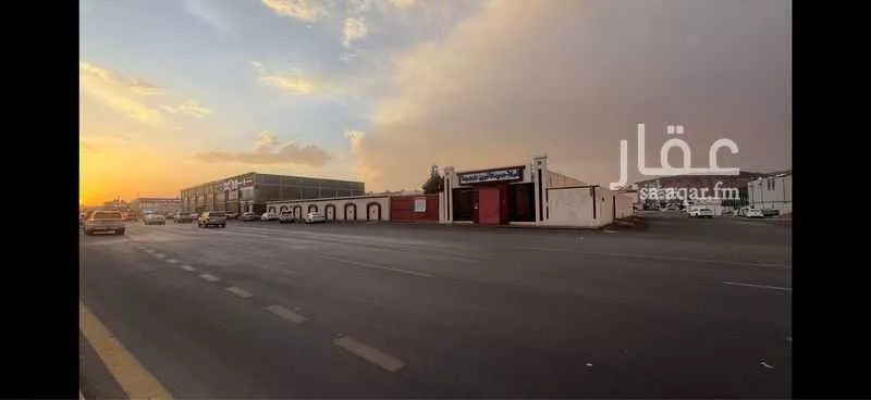مستودع 3350 م² في الدفاع 2