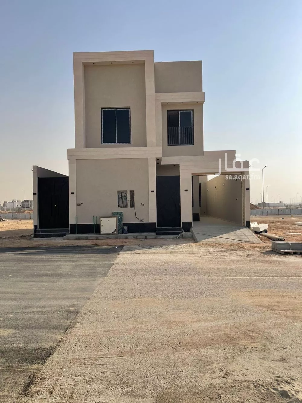 فيلا 4 غرف في النظيم 5