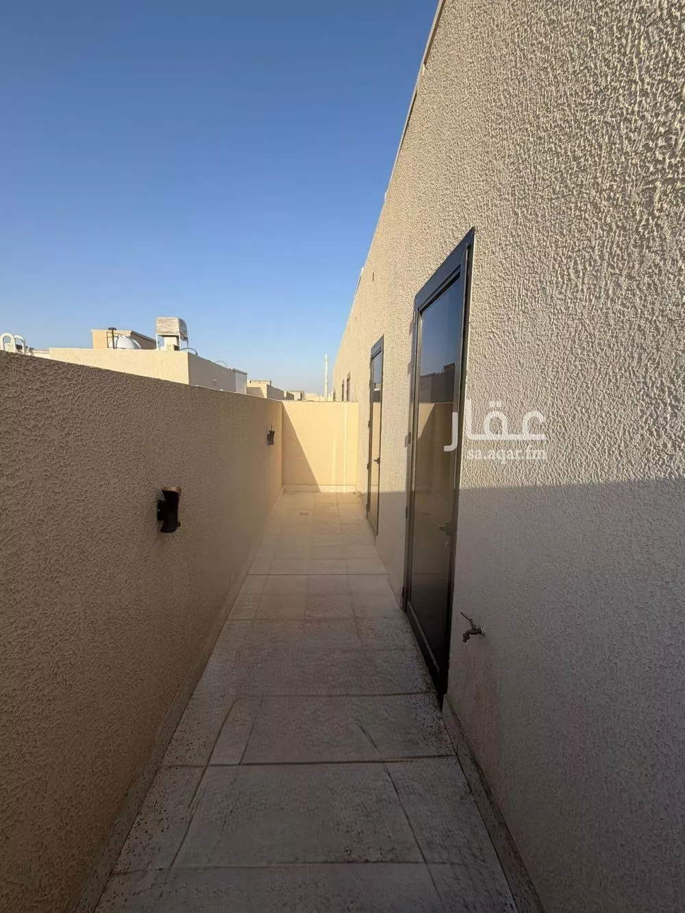 فيلا 4 غرف في العارض 5