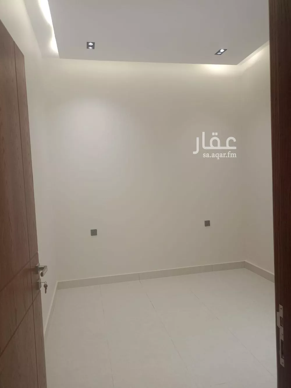 فيلا 4 غرف في الجنادرية 3