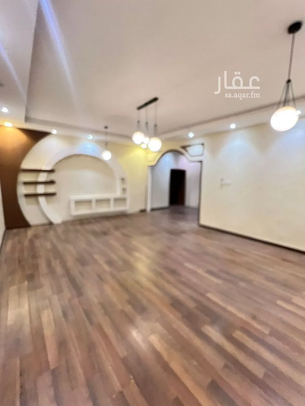 3 bedroom floor in King Faisal 4