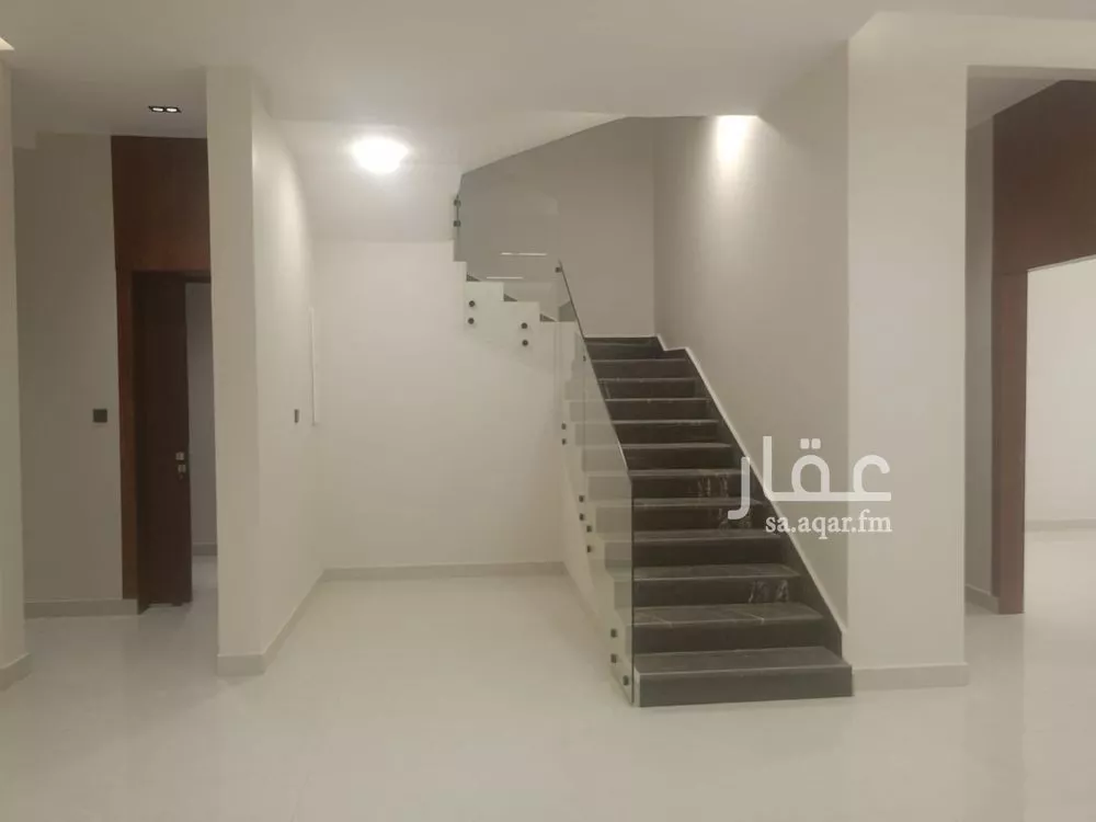 فيلا 4 غرف في الجنادرية 7