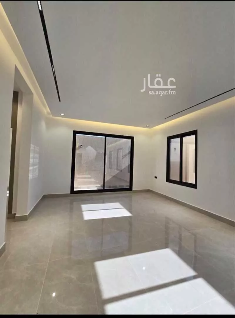 فيلا 5 غرف في الشرق 3