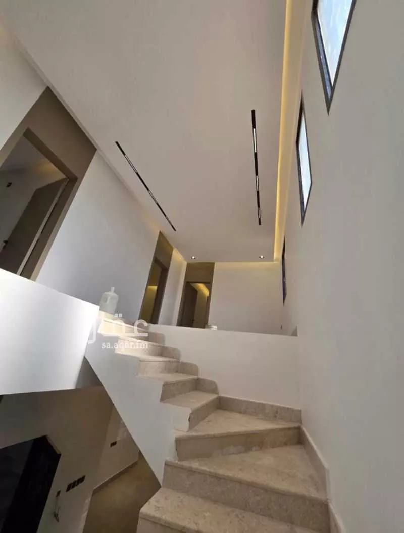 فيلا 5 غرف في الشرق 5