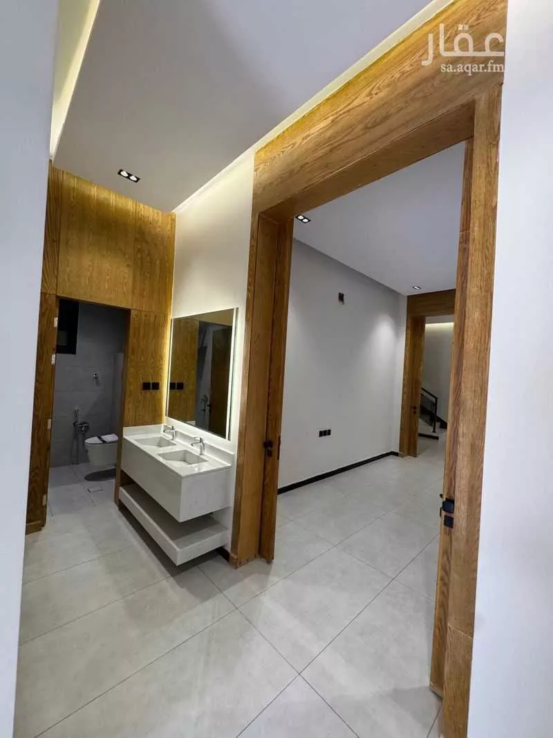 فيلا 4 غرف في الجنادرية 5