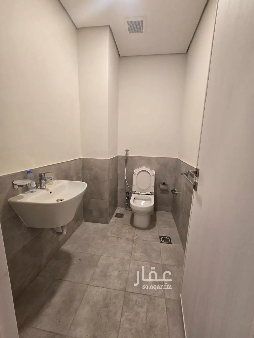 6 bedroom villa in Al Narjis 5