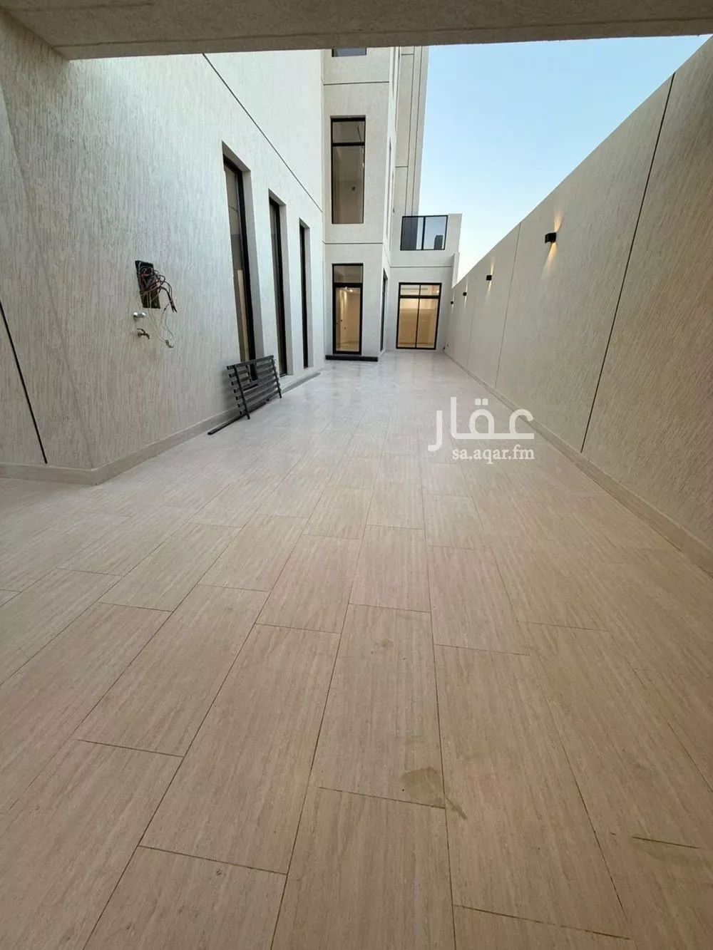 فيلا 7 غرف في المهدية 5