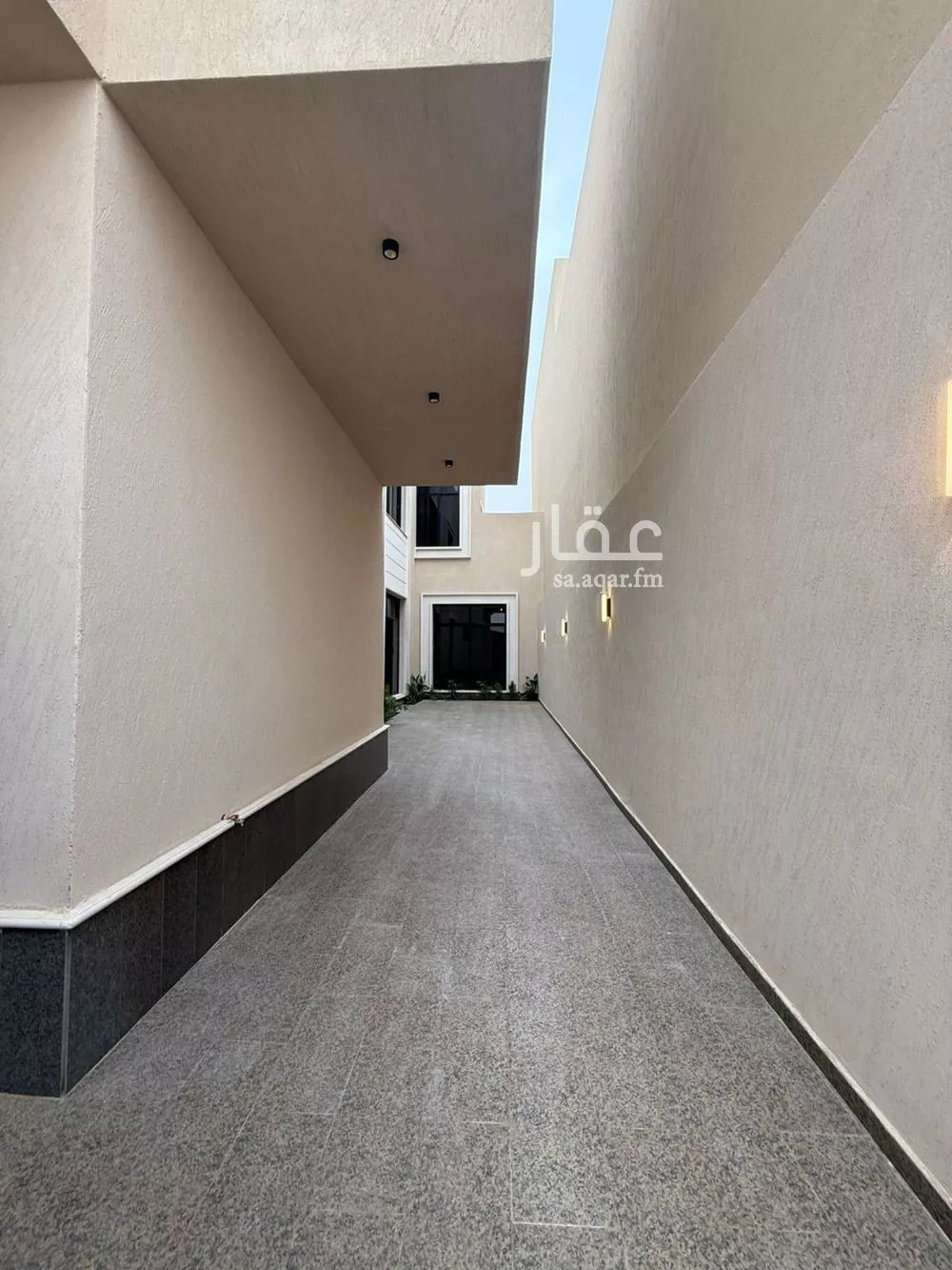 8 bedroom villa in Al Mahdiyyah 3