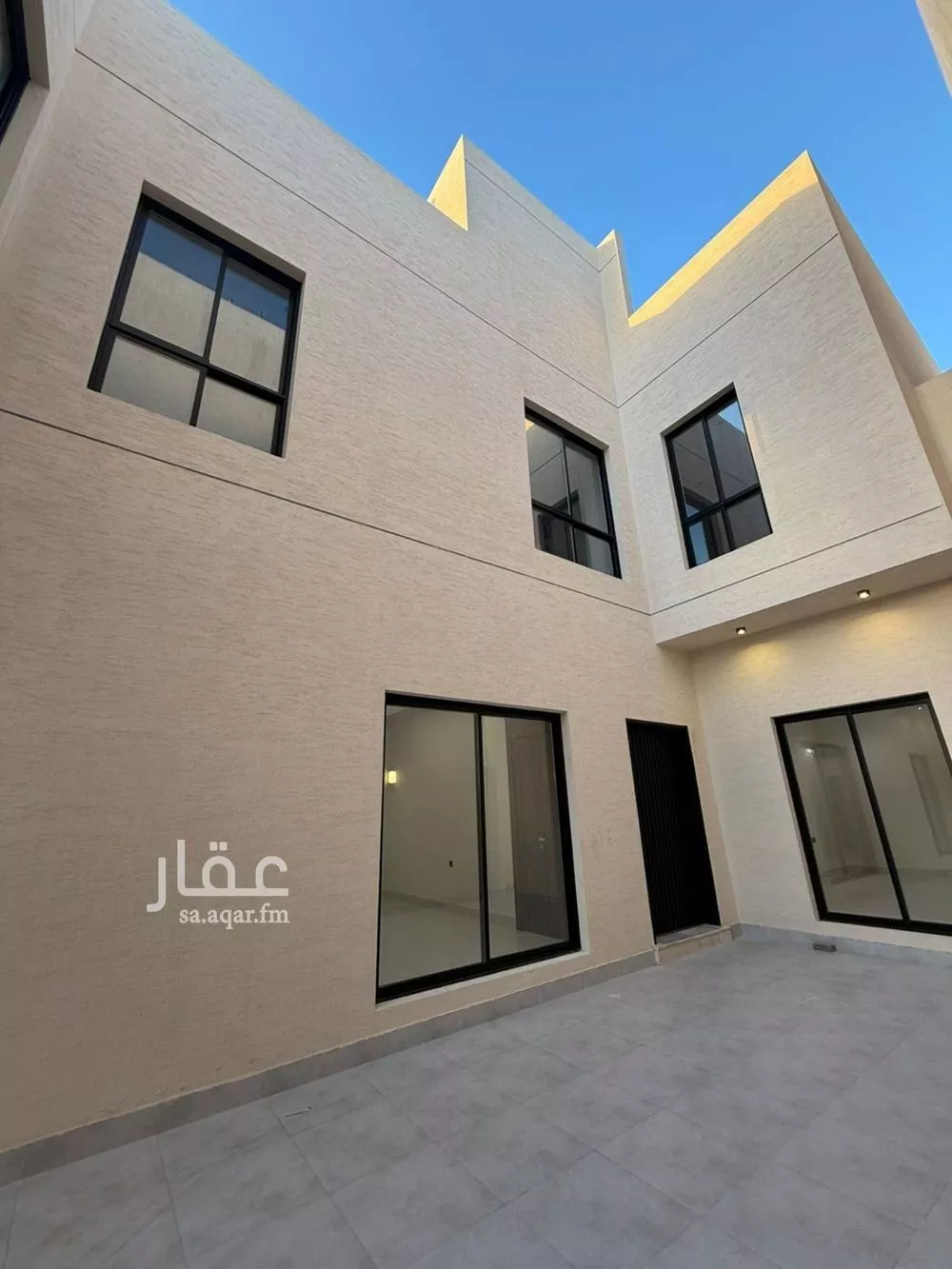 فيلا 8 غرف في المهدية 5