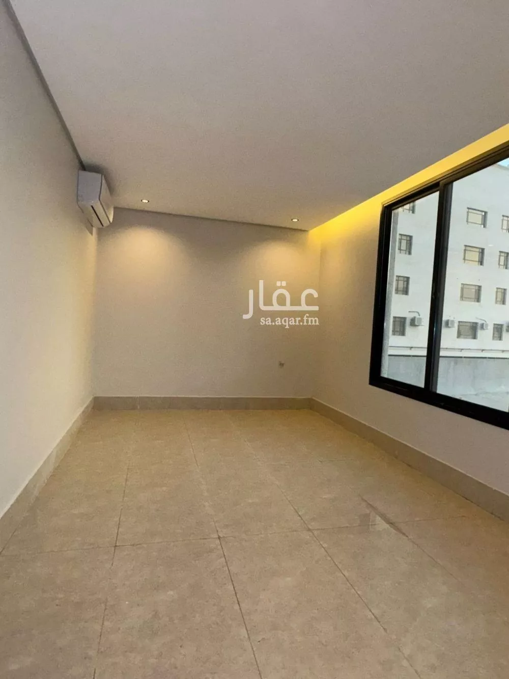 شقة 4 غرف في الحمرا 3