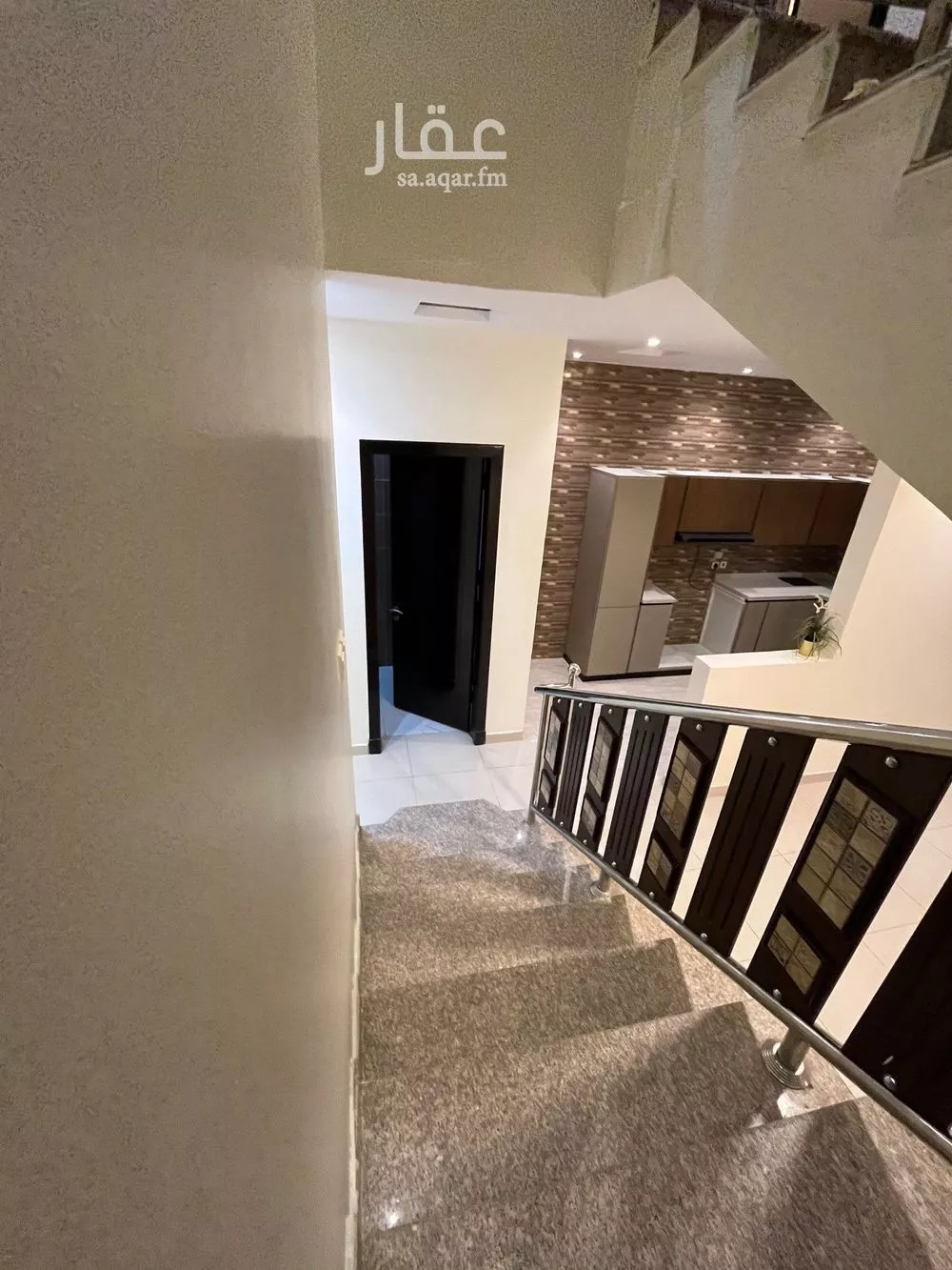 شقة 4 غرف في العارض 5