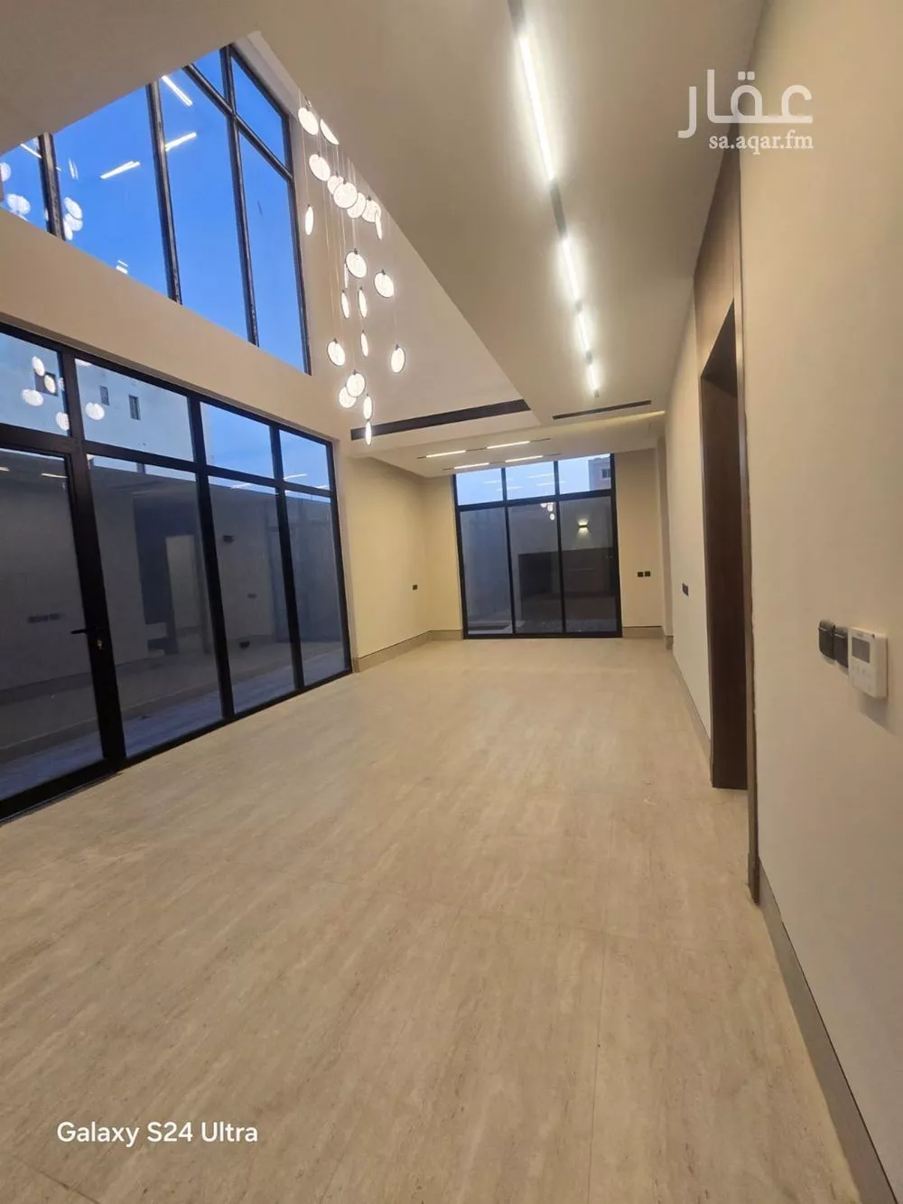 فيلا 5 غرف في العارض 3