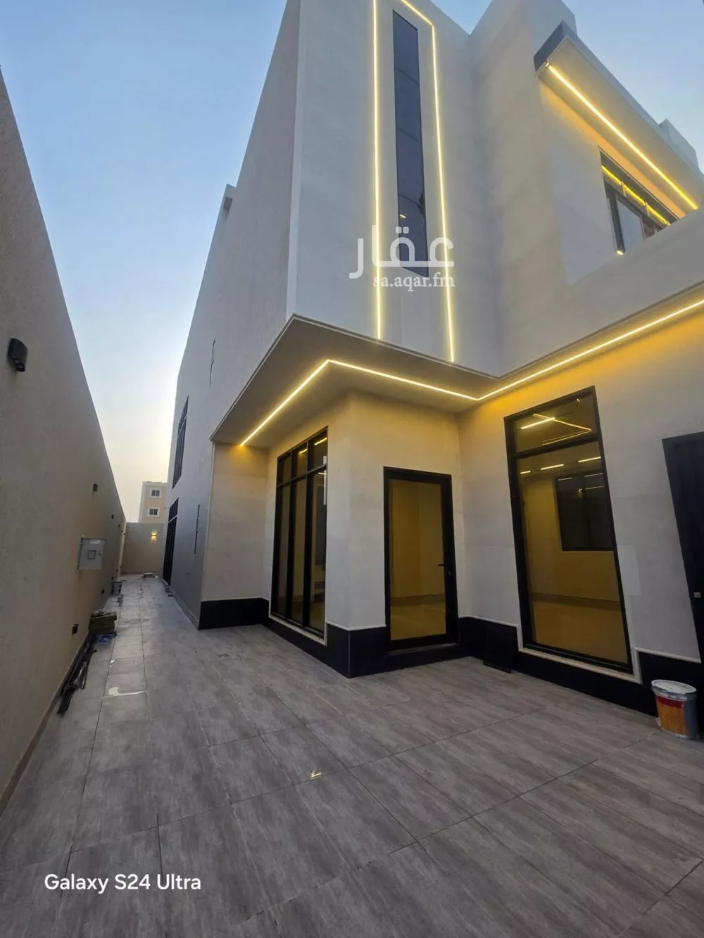 فيلا 5 غرف في العارض 1