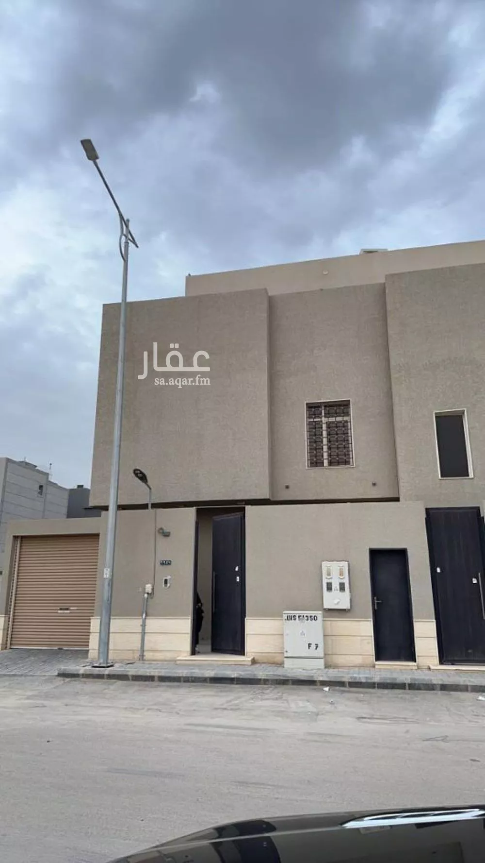 فيلا 4 غرف في العارض 2