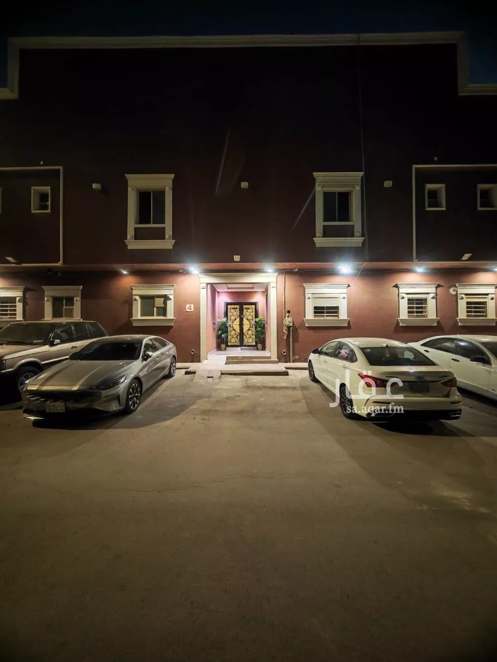 شقة 4 غرف في العارض 5