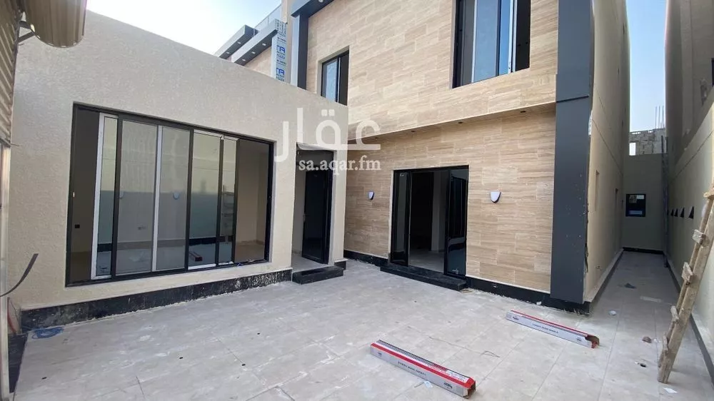 فيلا 6 غرف في الامواج 2