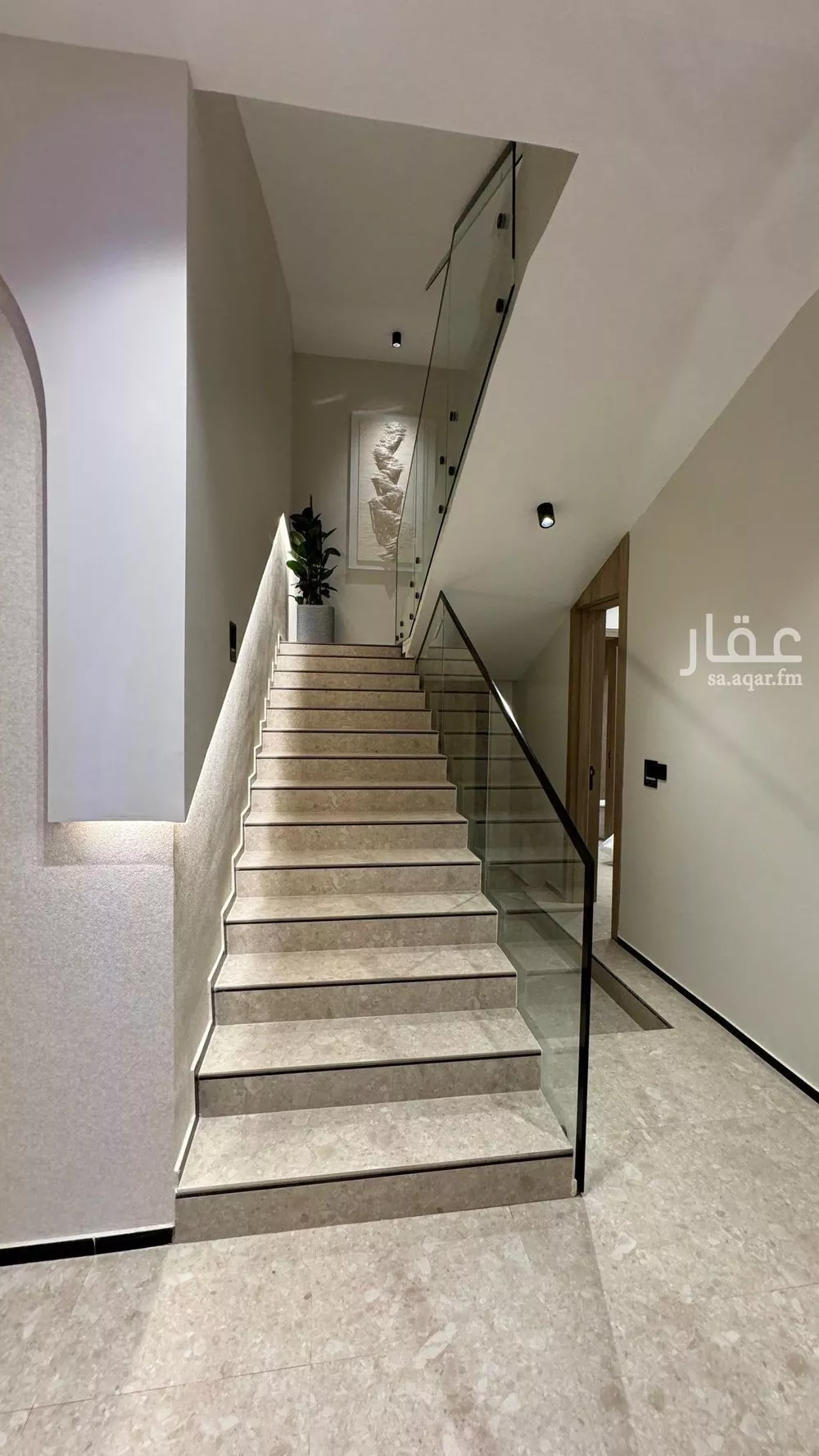 فيلا 5 غرف في طويق 4