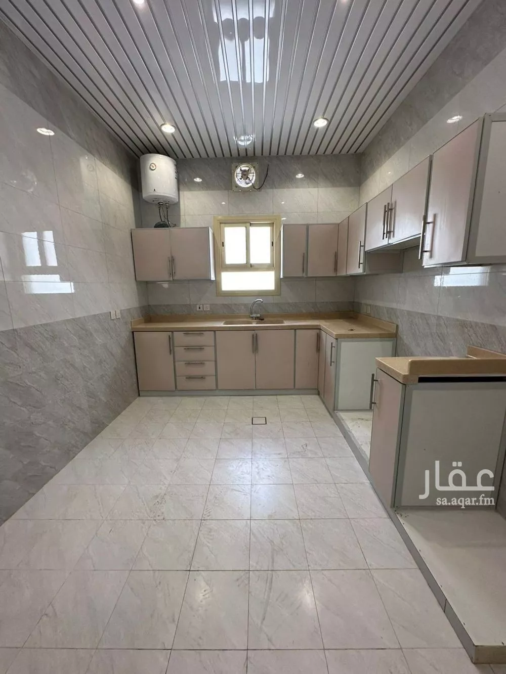3 bedroom floor in Al Rawdah 2
