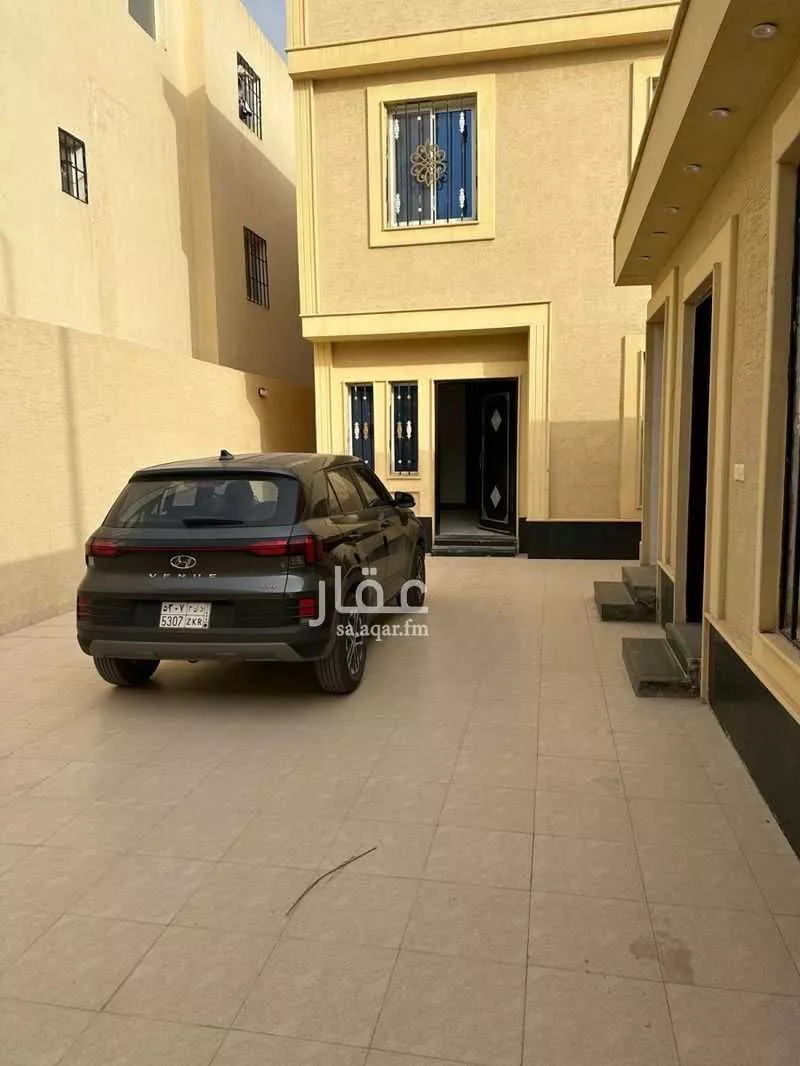 4 bedroom villa in Okaz, Riyadh 8