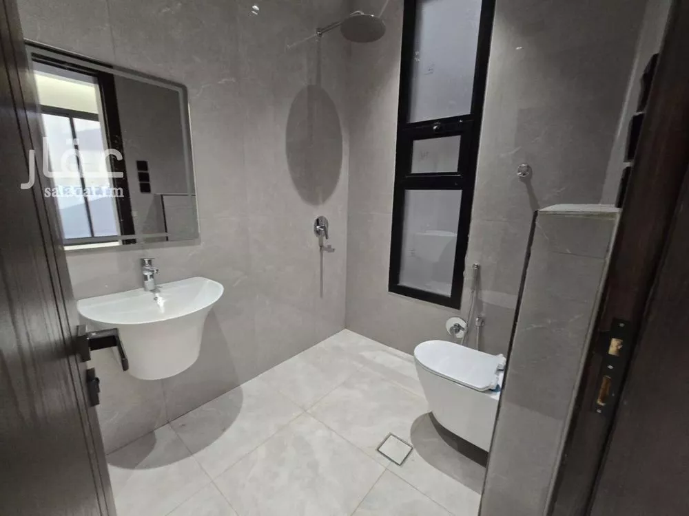 دور 4 غرف في المونسية 1