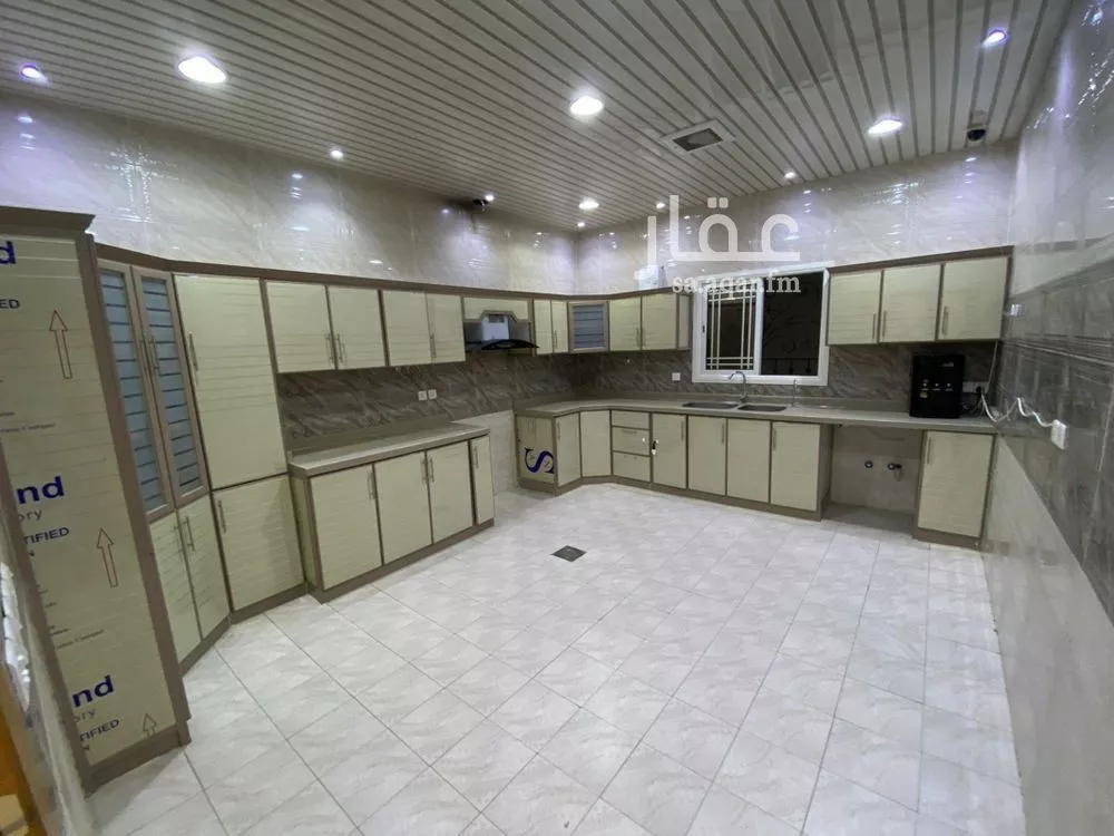 6 bedroom villa in Al Rimal 3