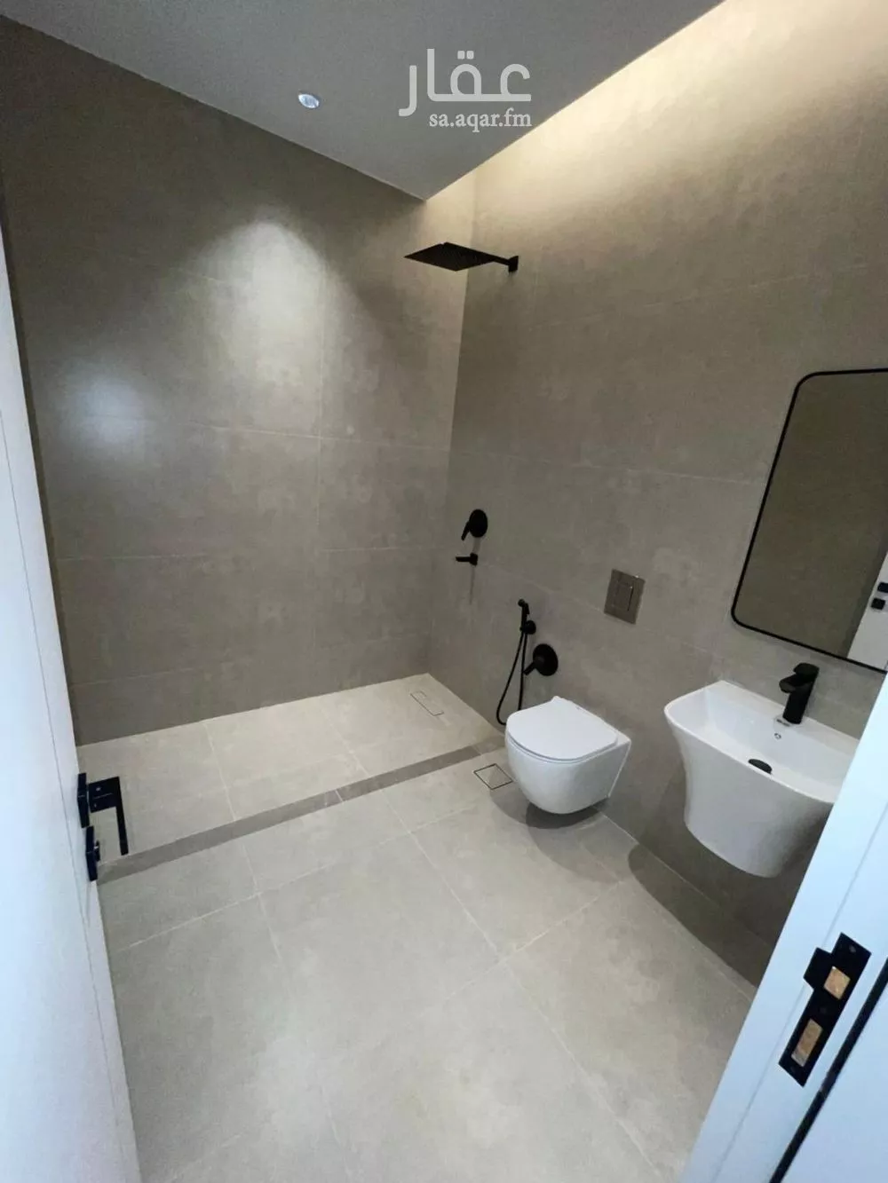 شقة 2 غرف في العارض 1