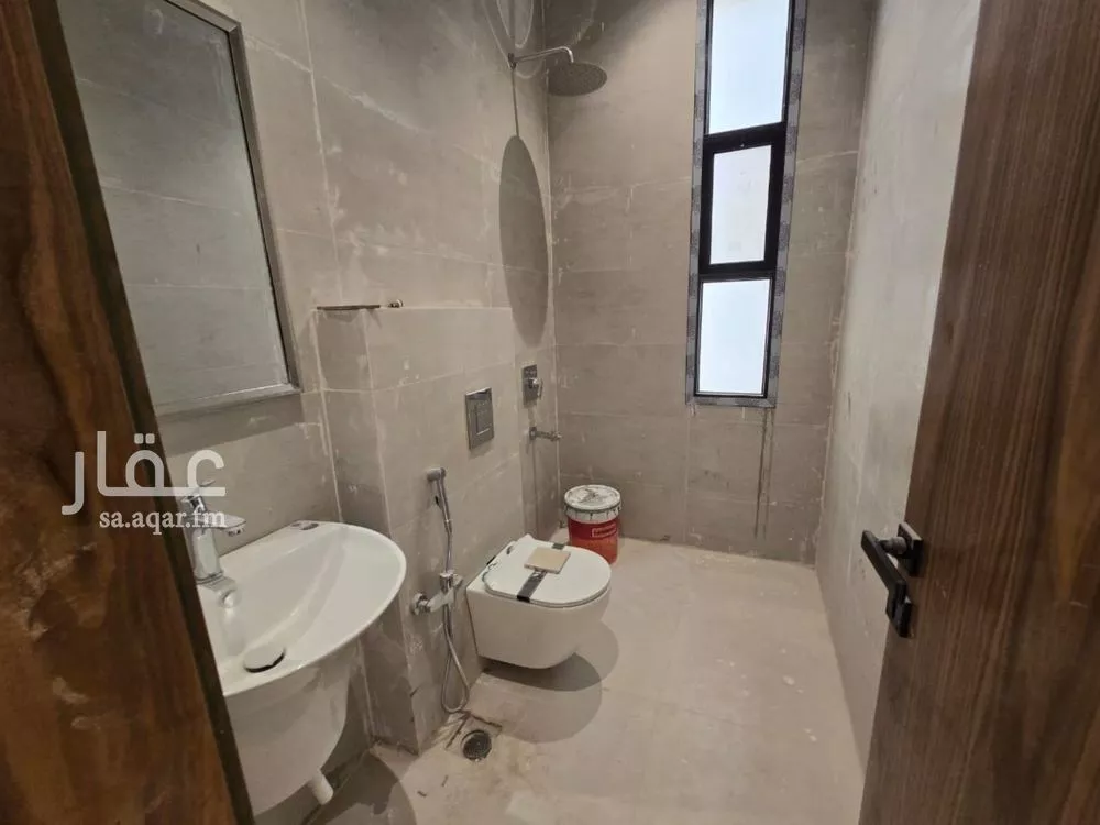 فيلا 8 غرف في النرجس 4