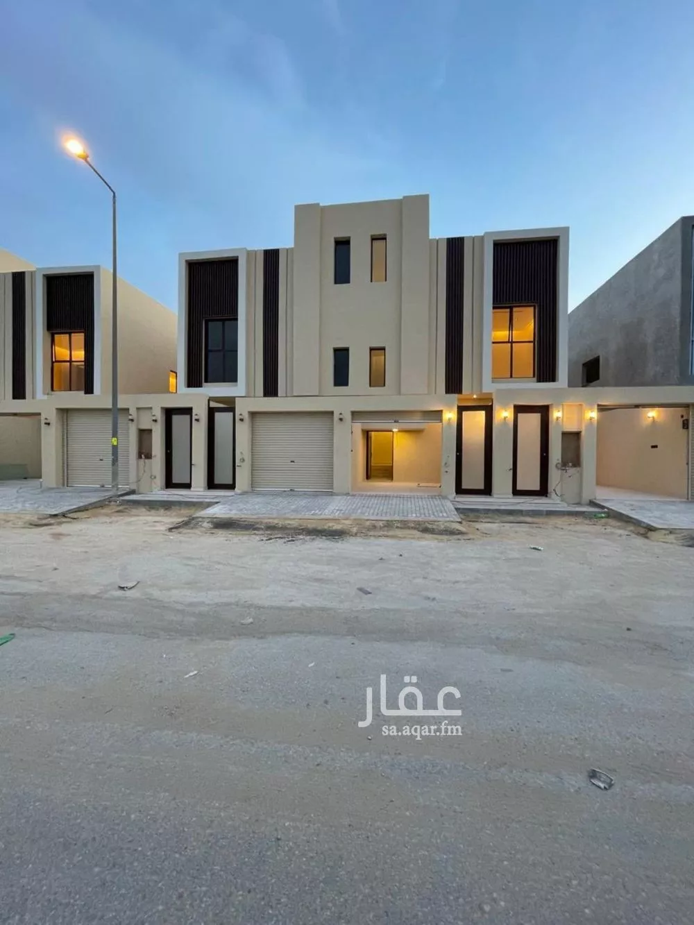 فيلا 4 غرف في عكاظ