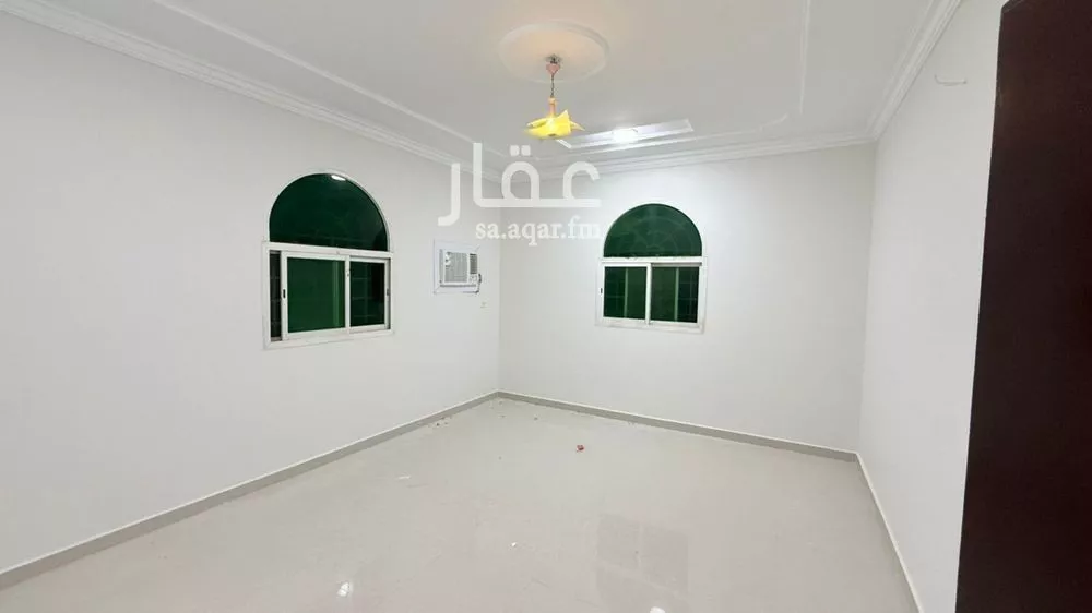 3 bedroom floor in Irqah 1