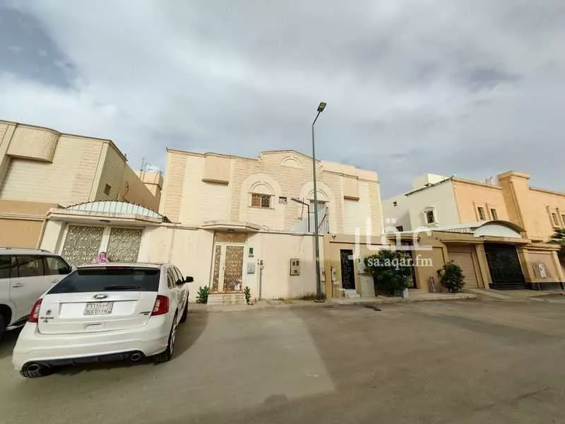 9 bedroom villa in At Taawon 1