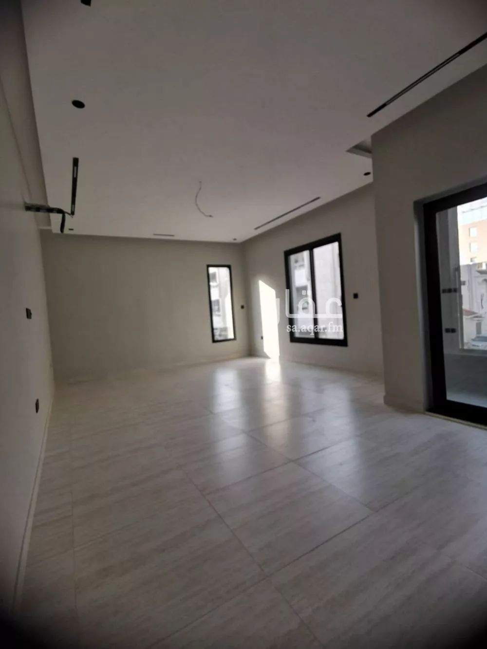 شقة 4 غرف في الروضة 3