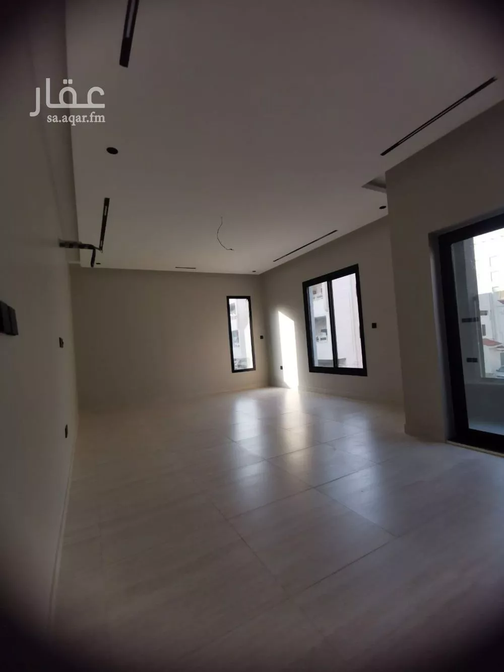 شقة 4 غرف في الروضة 4