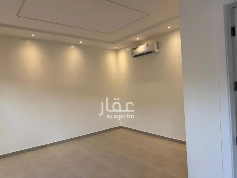 فيلا 6 غرف في العارض 5