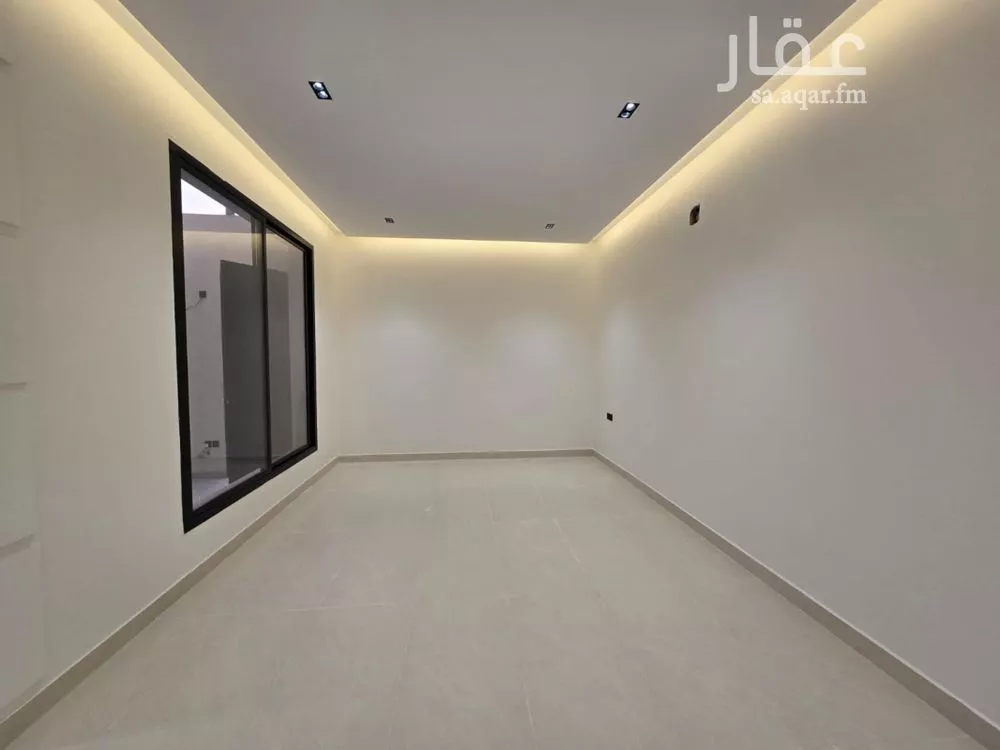 فيلا 5 غرف في الخليج 3