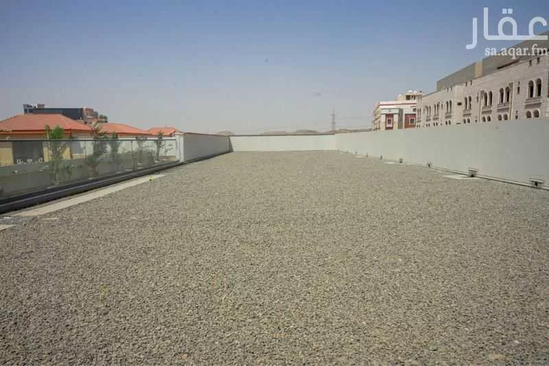 محل 650 م² في مريخ 2