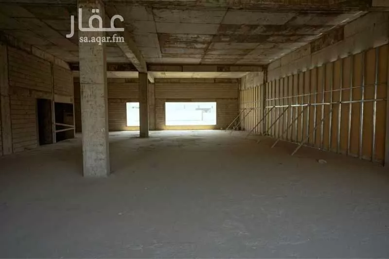 محل 650 م² في مريخ 4