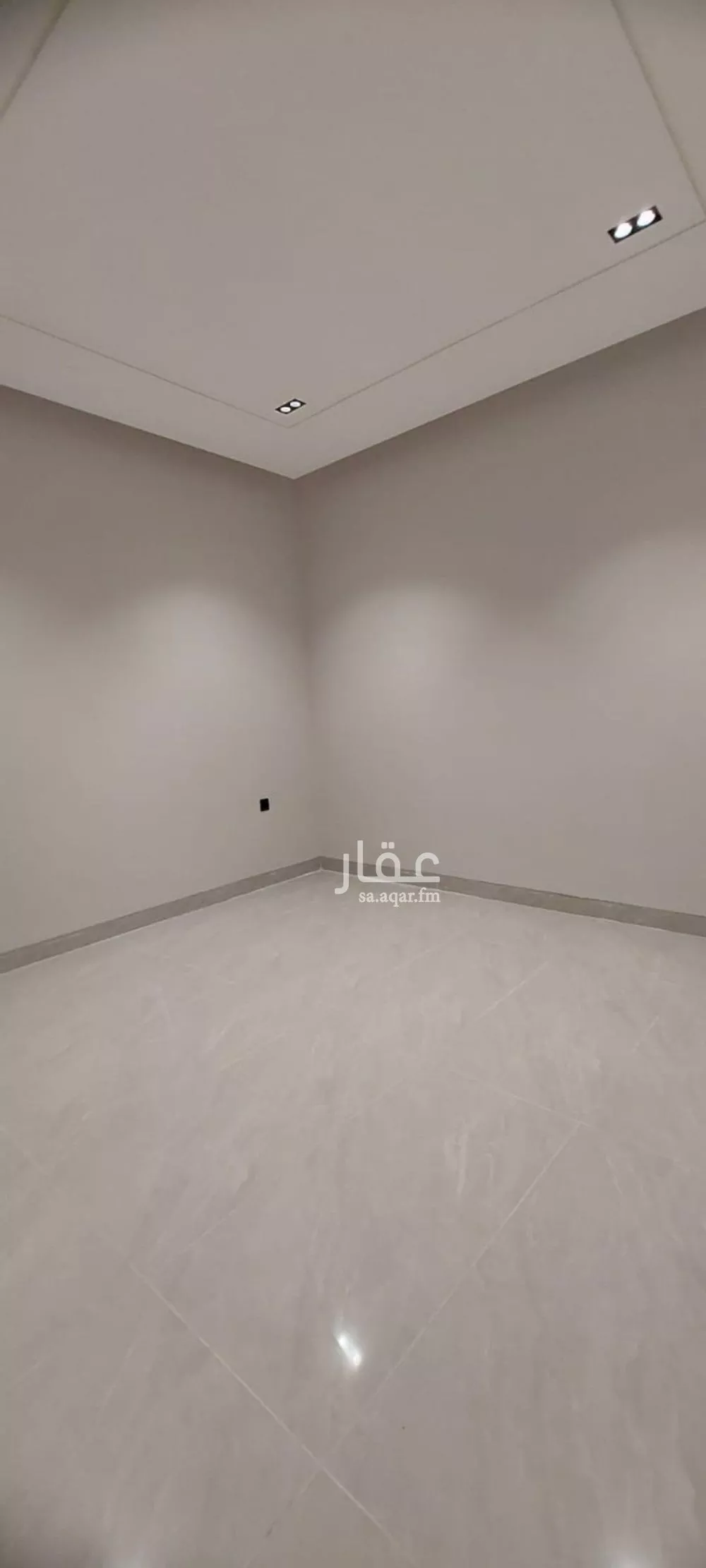 5 bedroom floor in Tuwaiq 3