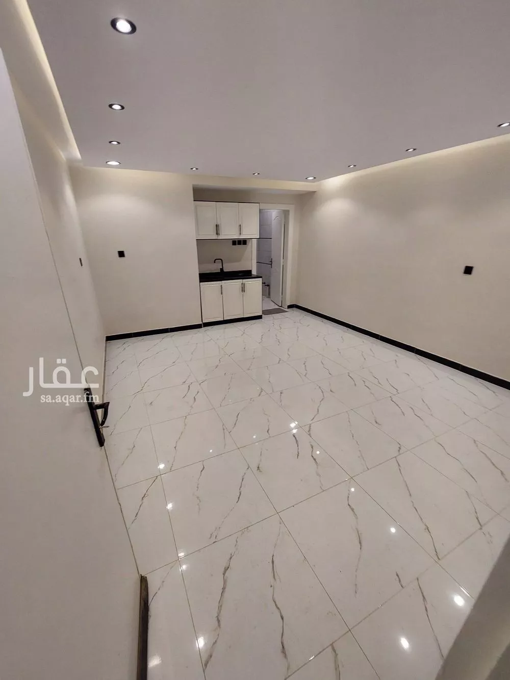 شقة 1 غرف في العقيق 3