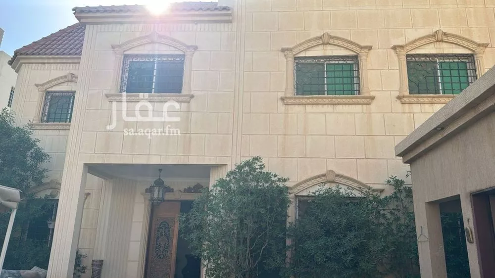 فيلا 5 غرف في المونسية