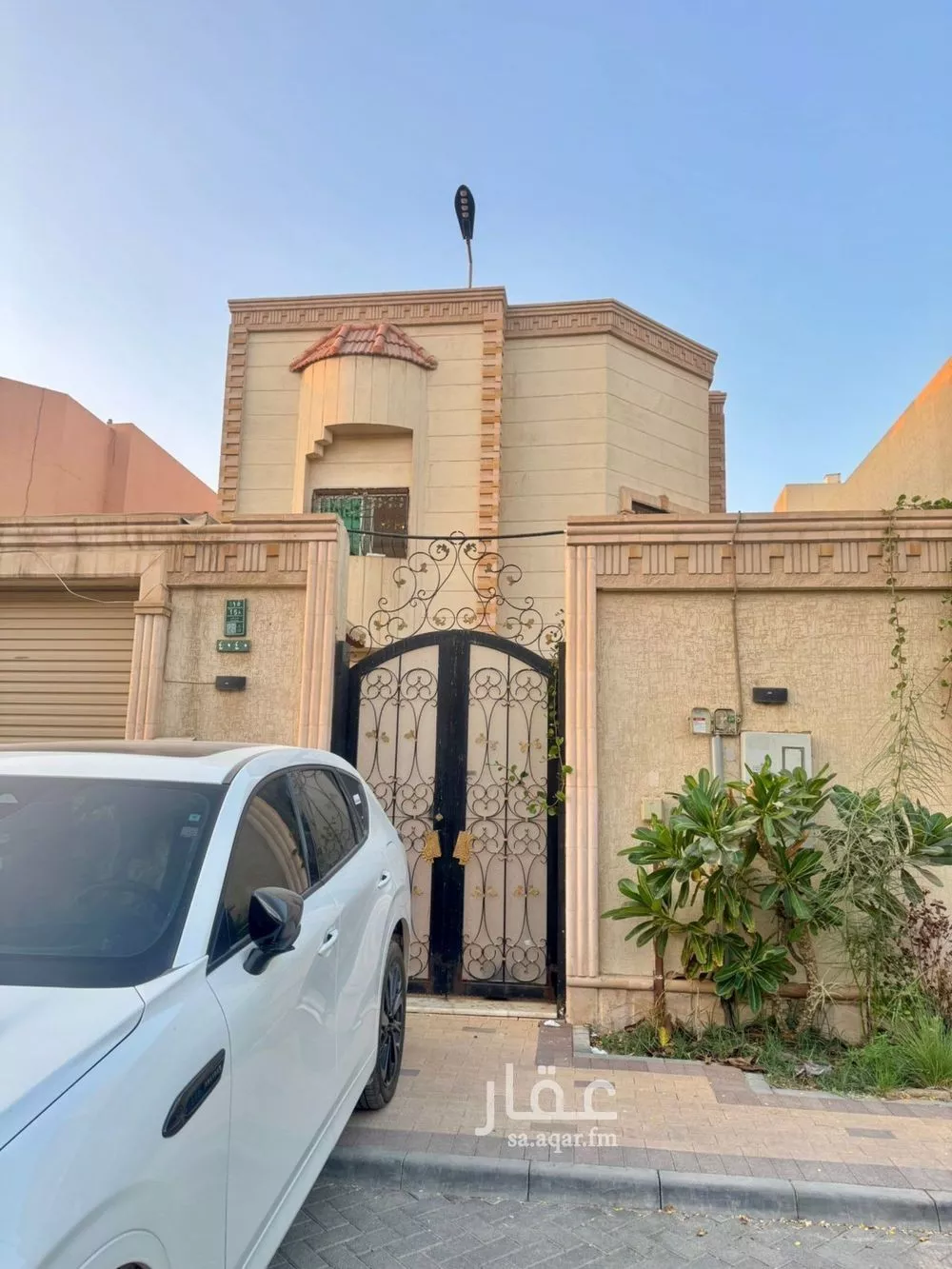 14 bedroom villa in Al Falah 1