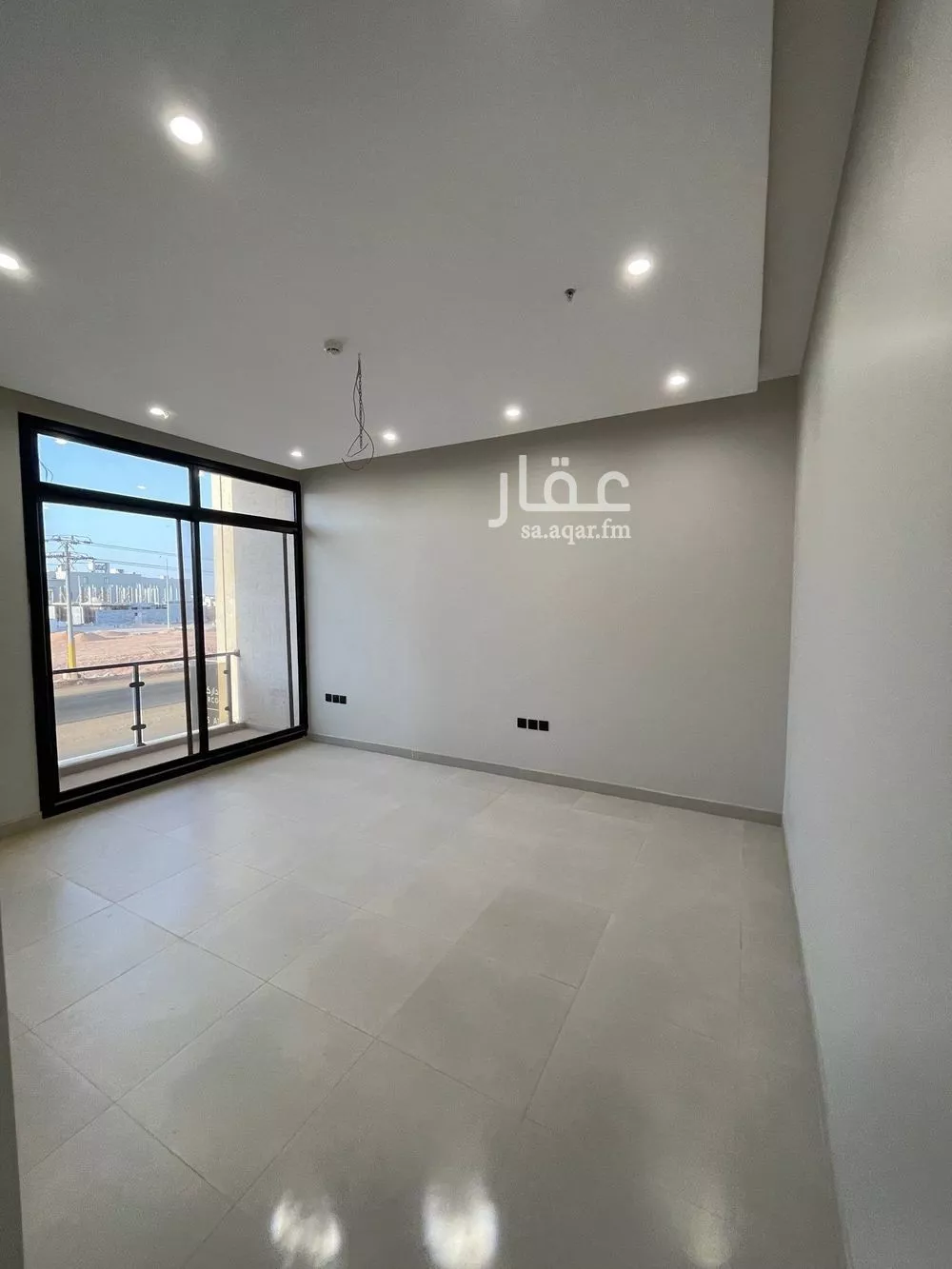 شقة 4 غرف في الرمال 5