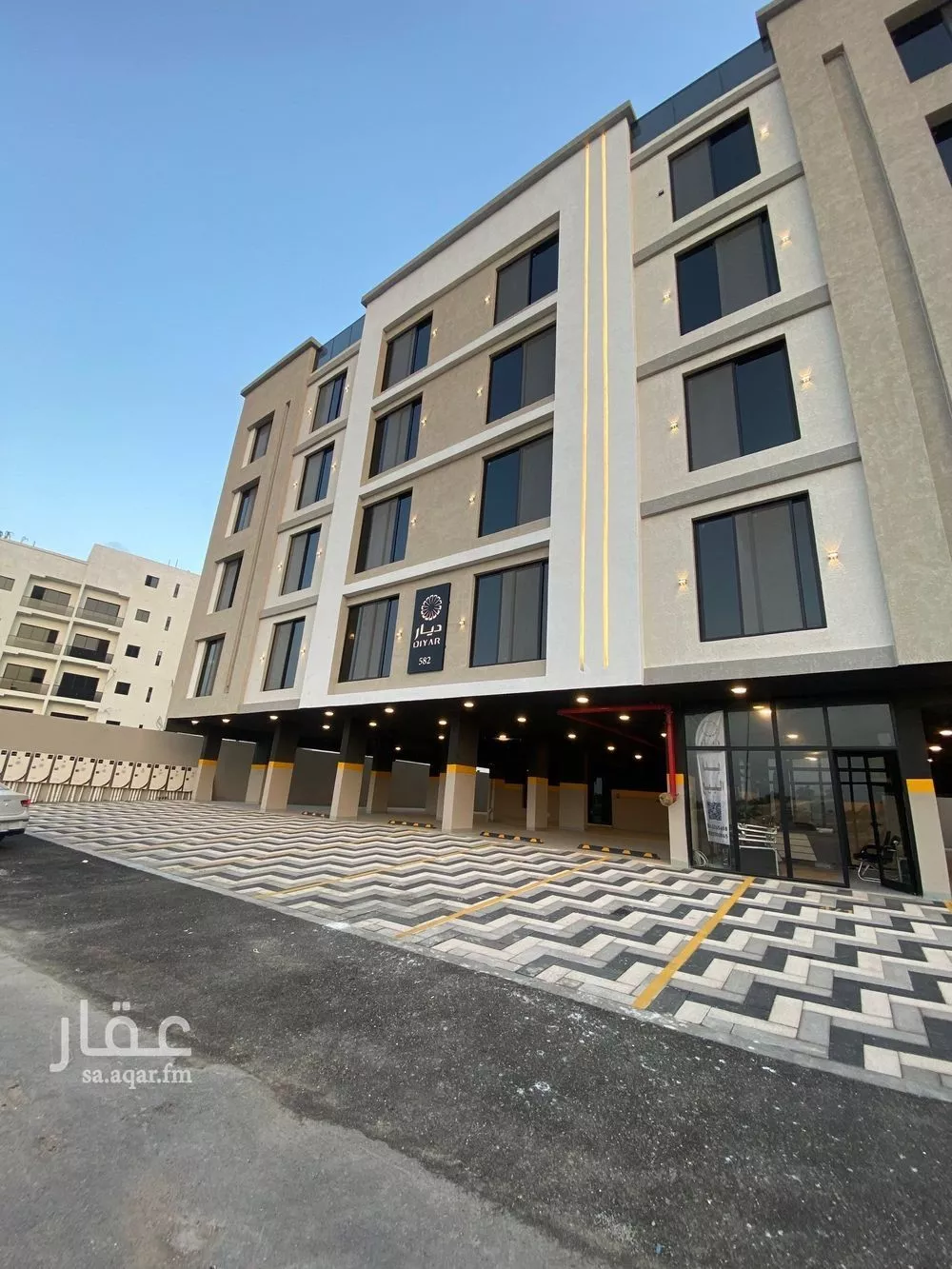 شقة 4 غرف في الحمرا 3